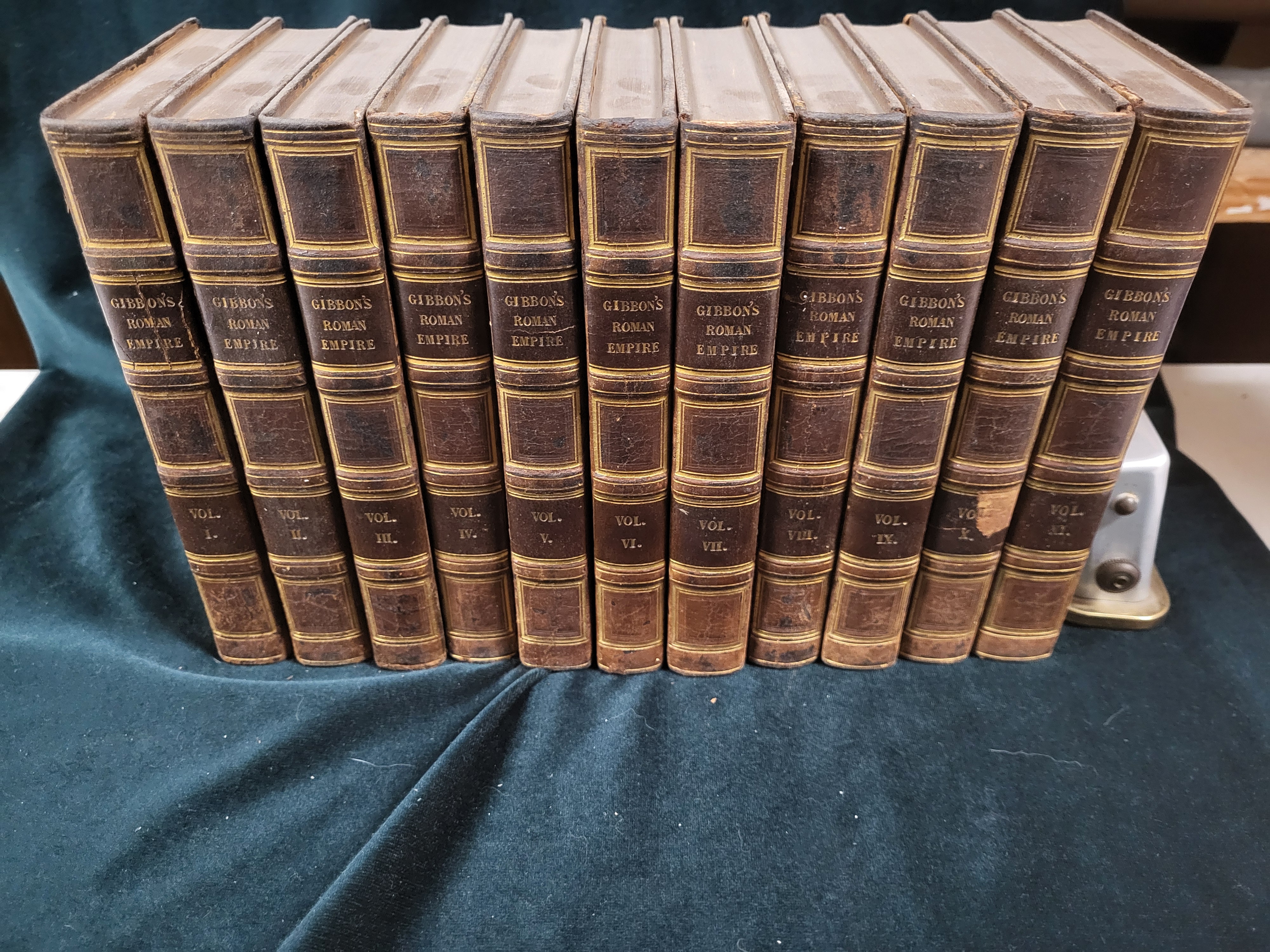 The History of the Decline and Fall of the Roman Empire (11 Volumes in leather)
