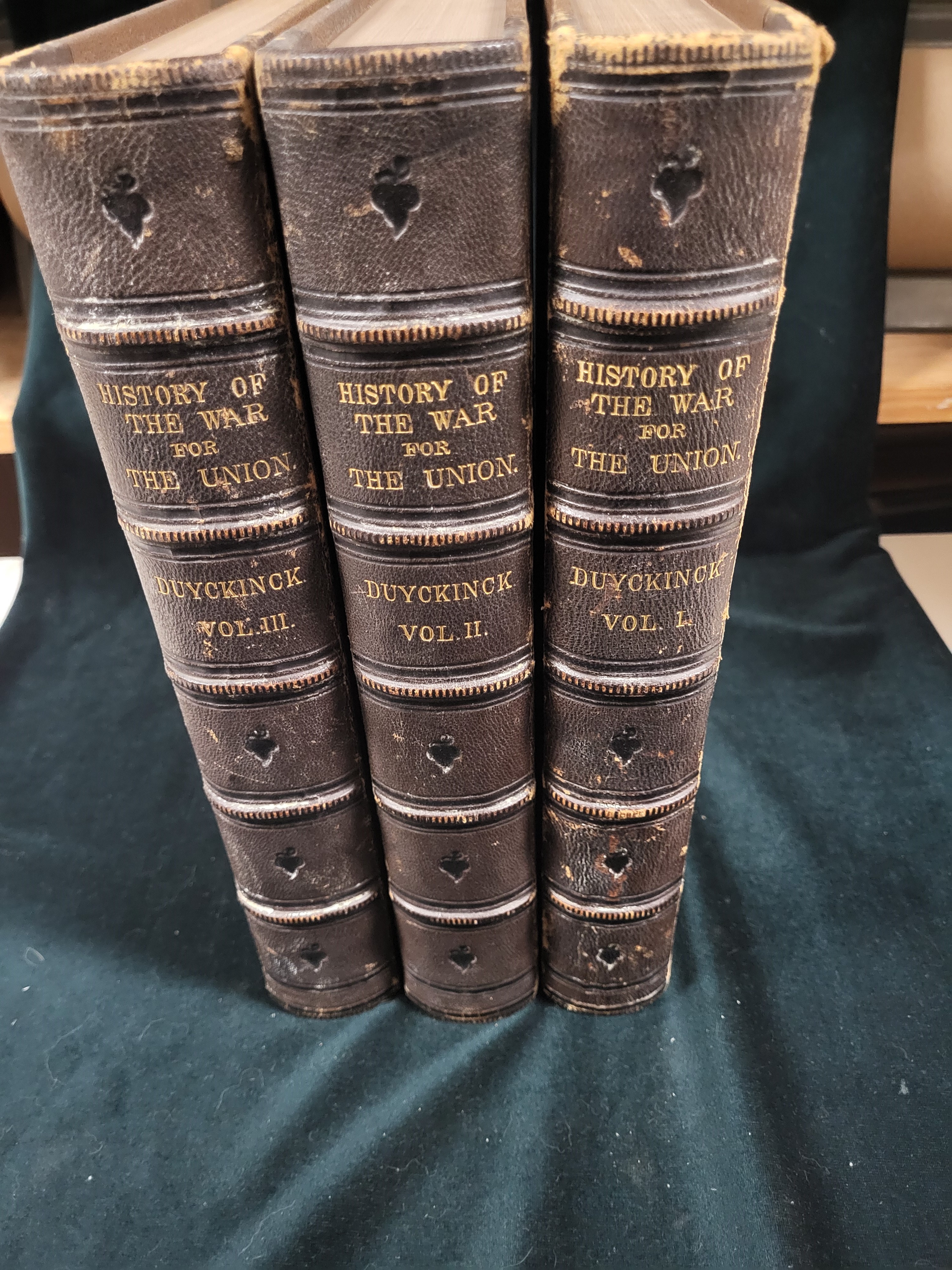 NATIONAL HISTORY OF THE WAR FOR THE UNION : CIVIL, MILITARY, AND NAVAL : FOUNDED ON OFFICIAL AND OTHER AUTHENTIC DOCUMENTS : [COMPLETE IN THREE VOLUMES]